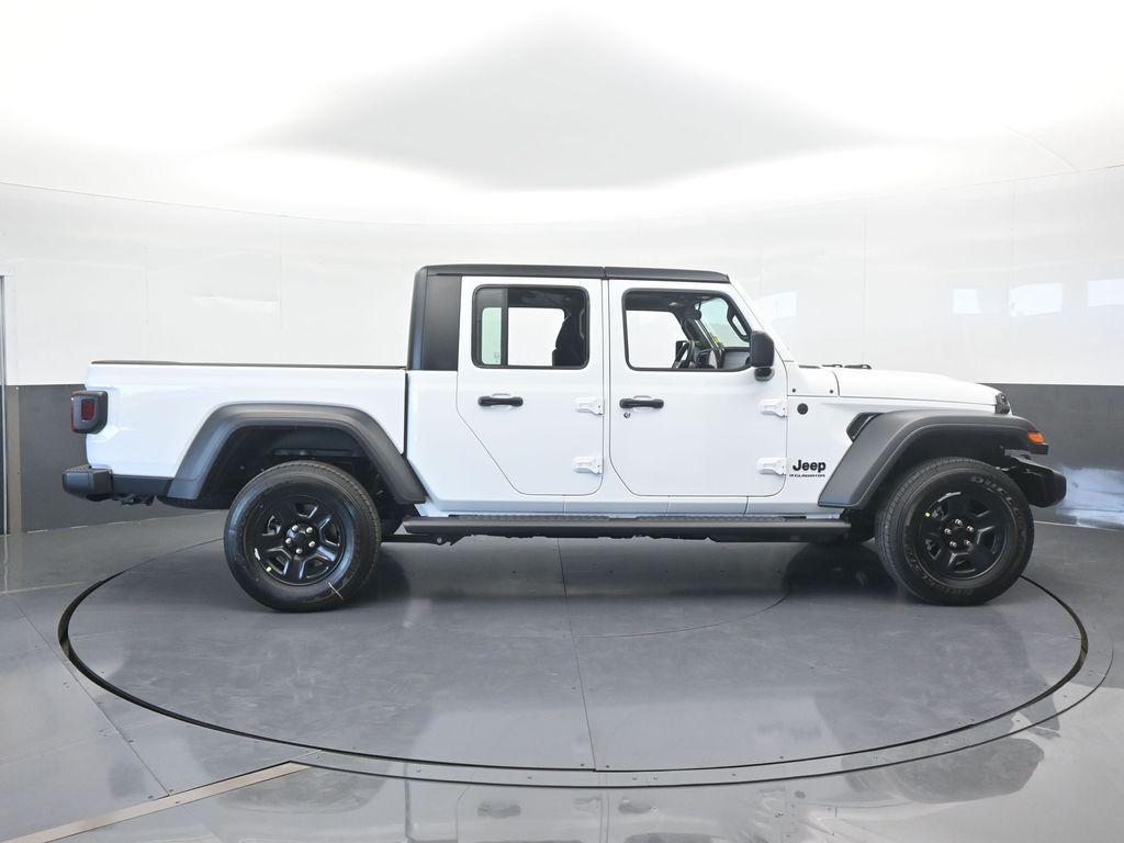 new 2026 Jeep Gladiator car, priced at $46,020