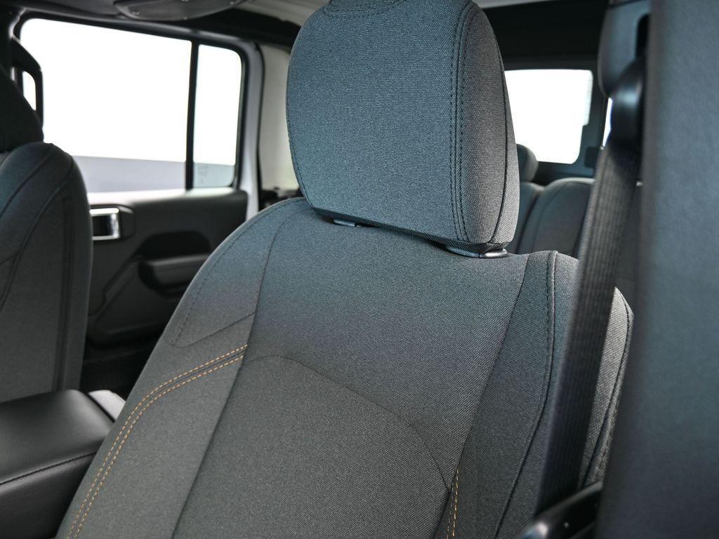 new 2026 Jeep Gladiator car, priced at $46,020