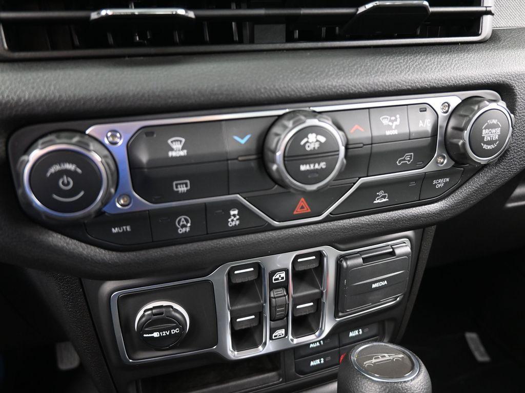 new 2026 Jeep Gladiator car, priced at $46,020