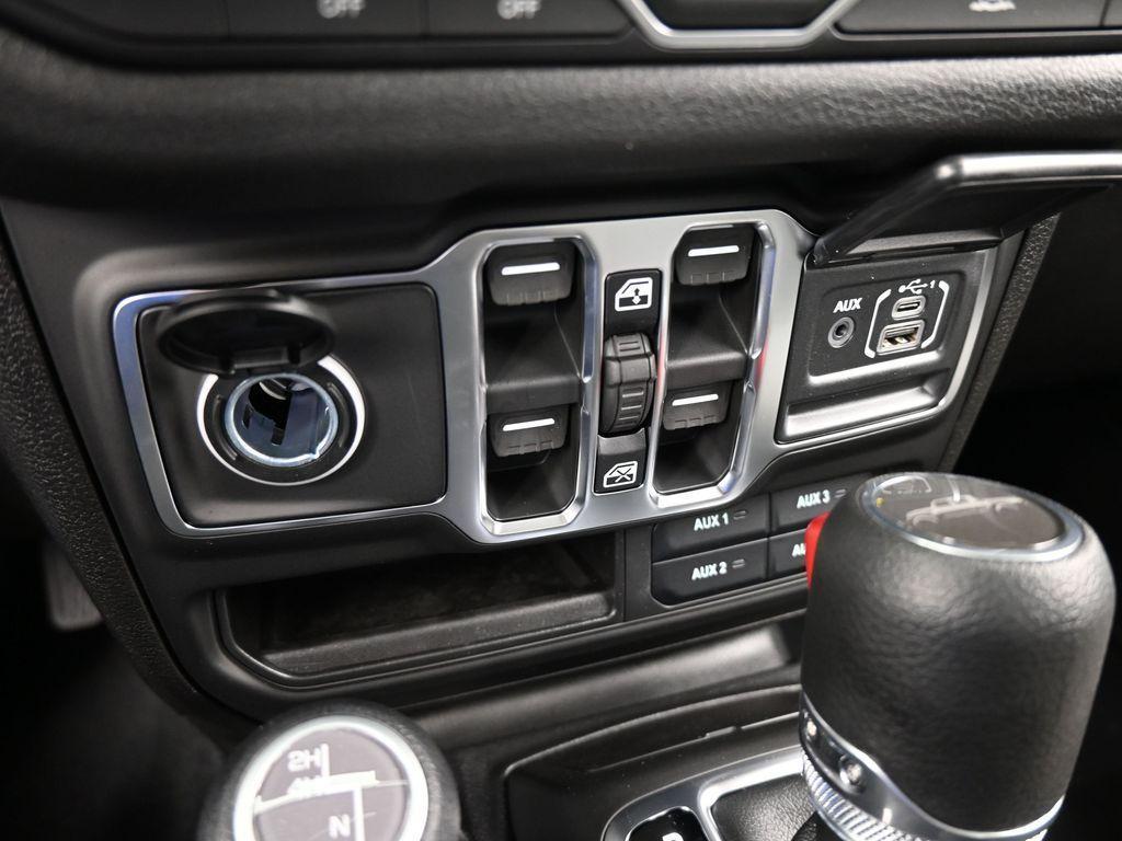 new 2026 Jeep Gladiator car, priced at $46,020