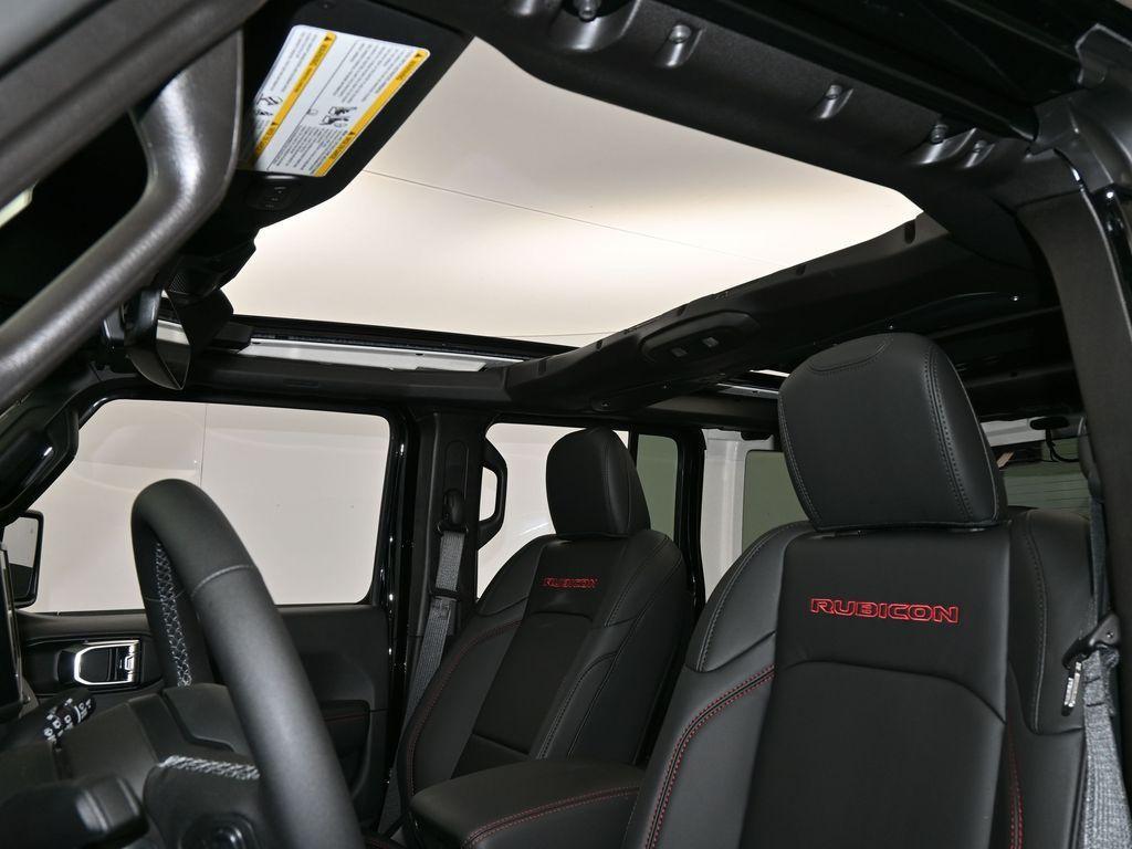 new 2025 Jeep Wrangler car