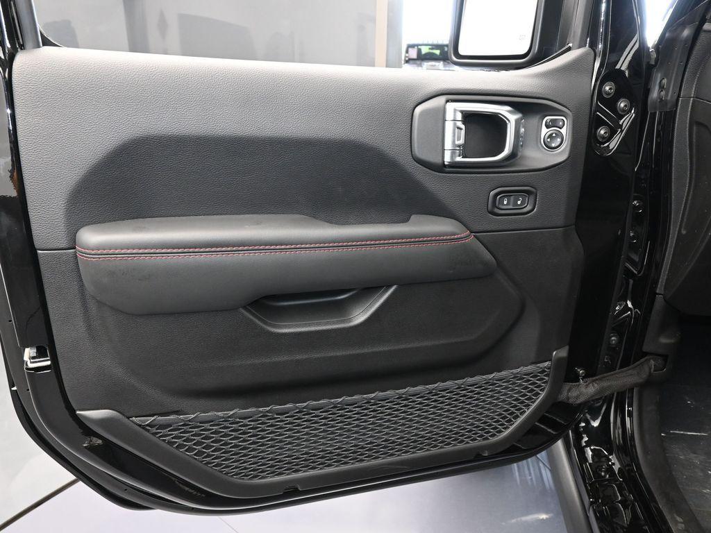 new 2025 Jeep Wrangler car