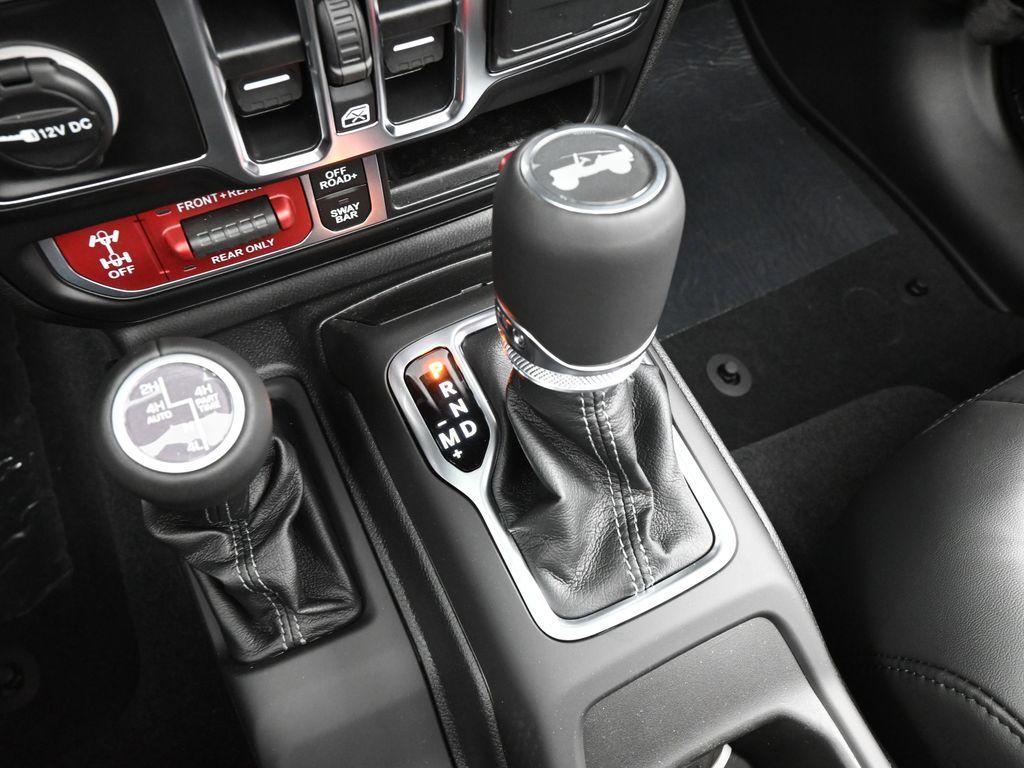 new 2025 Jeep Wrangler car