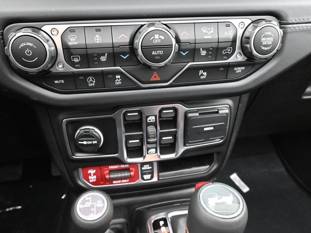 new 2025 Jeep Wrangler car