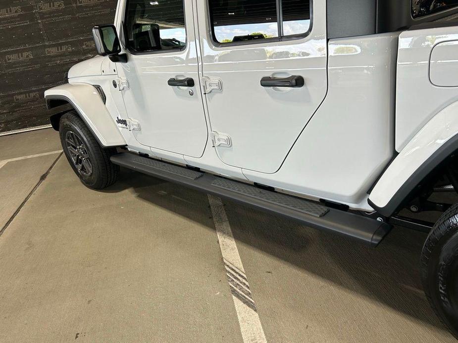 new 2024 Jeep Gladiator car, priced at $44,622