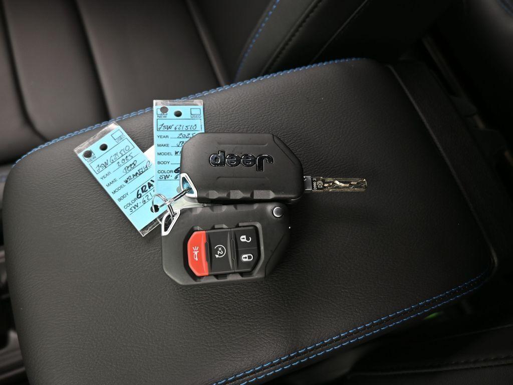 new 2025 Jeep Wrangler 4xe car
