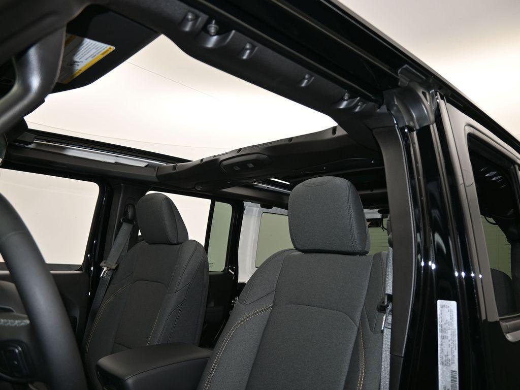 new 2025 Jeep Wrangler car