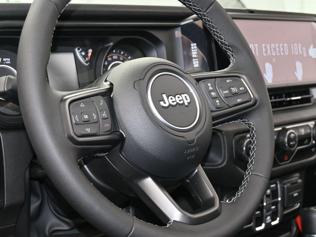 new 2025 Jeep Wrangler car