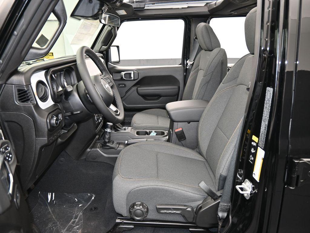 new 2025 Jeep Wrangler car