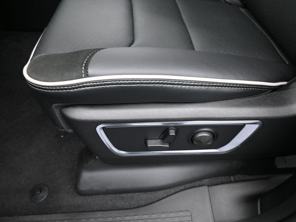 new 2025 Ram 1500 car