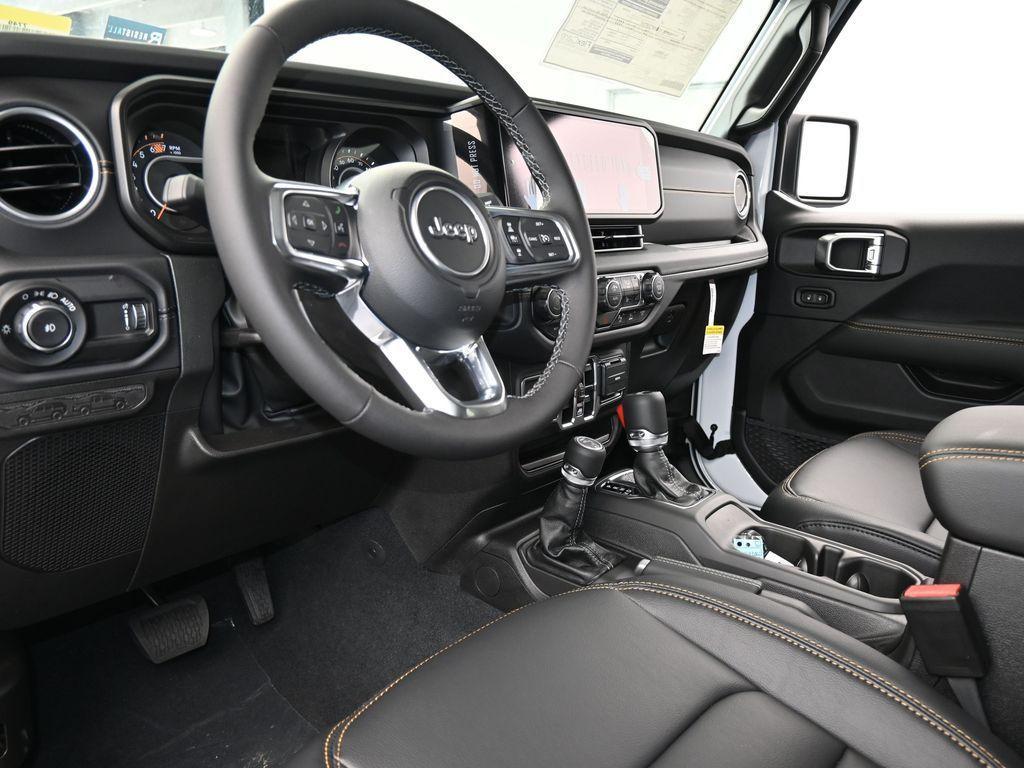 new 2025 Jeep Wrangler car