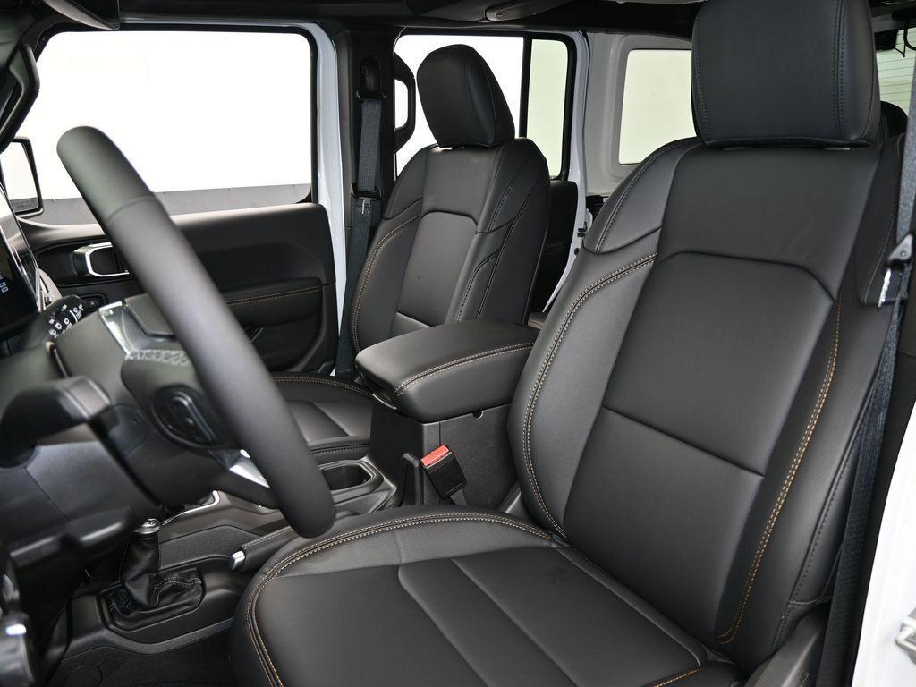 new 2025 Jeep Wrangler car