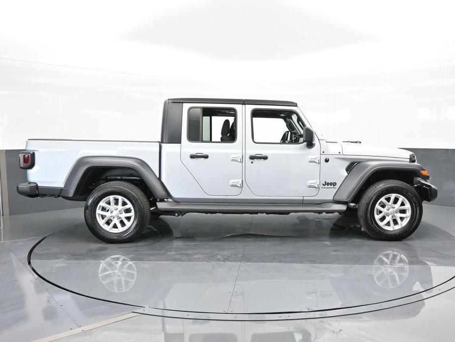 used 2023 Jeep Gladiator car, priced at $38,334