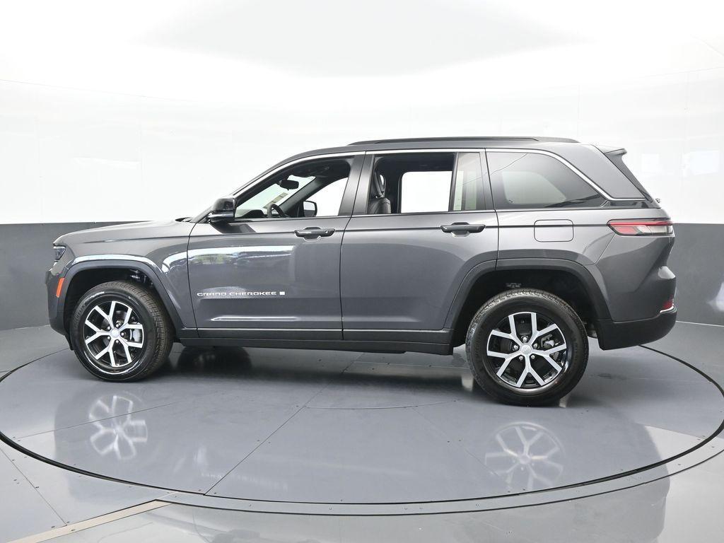 new 2024 Jeep Grand Cherokee car, priced at $42,789