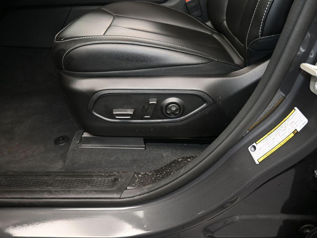 new 2024 Jeep Grand Cherokee car, priced at $42,789