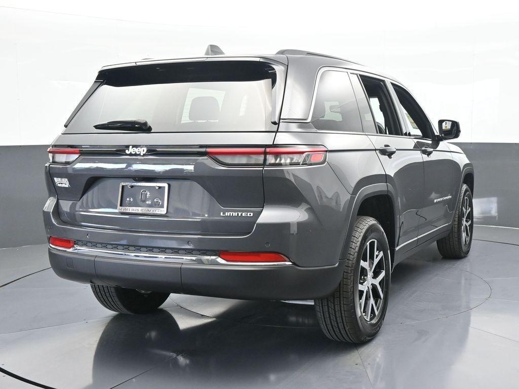 new 2024 Jeep Grand Cherokee car, priced at $42,789