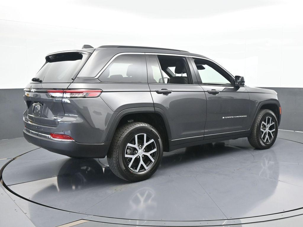 new 2024 Jeep Grand Cherokee car, priced at $42,789