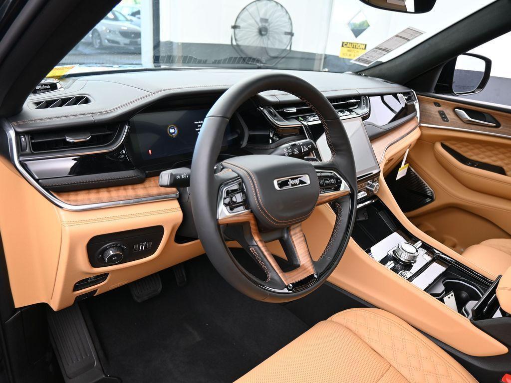 new 2025 Jeep Grand Cherokee L car