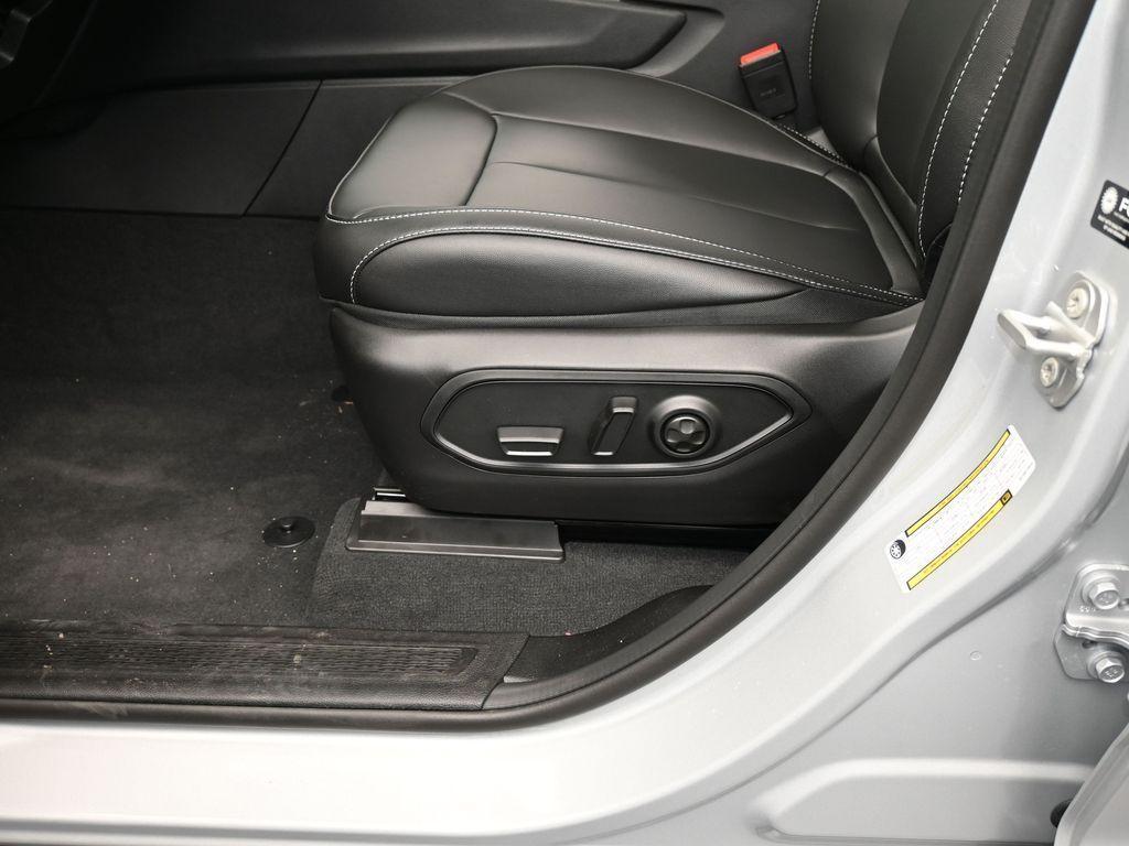 new 2025 Jeep Grand Cherokee car