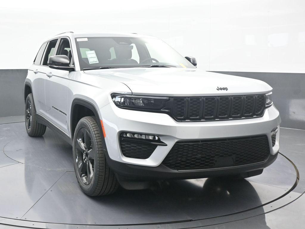 new 2025 Jeep Grand Cherokee car