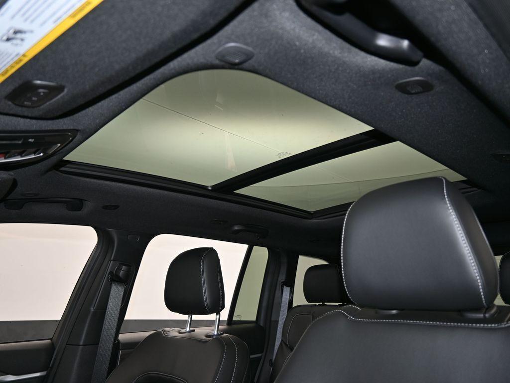 new 2025 Jeep Grand Cherokee car