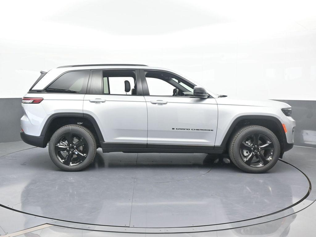new 2025 Jeep Grand Cherokee car