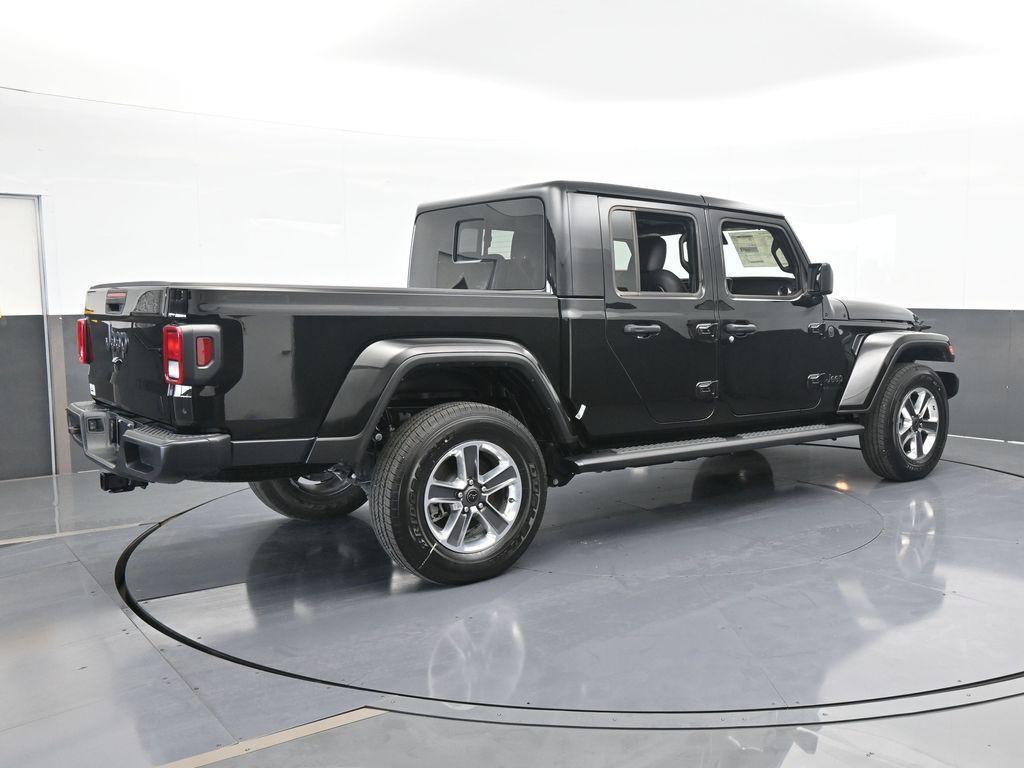 new 2024 Jeep Gladiator car, priced at $44,058