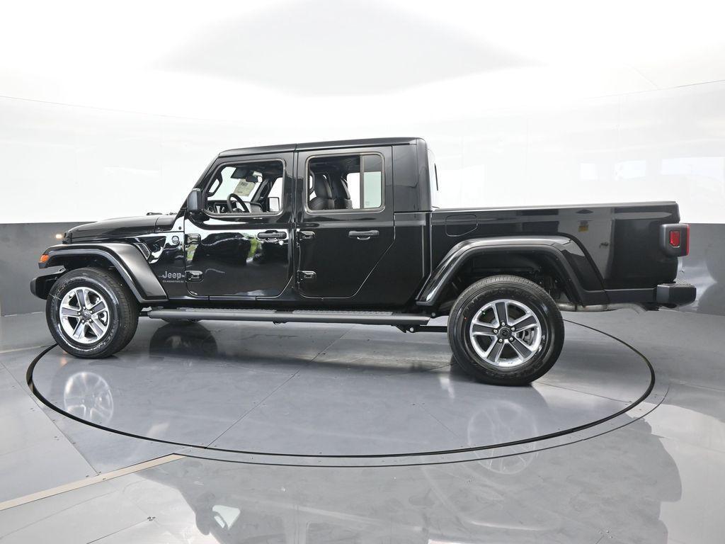 new 2024 Jeep Gladiator car, priced at $44,058