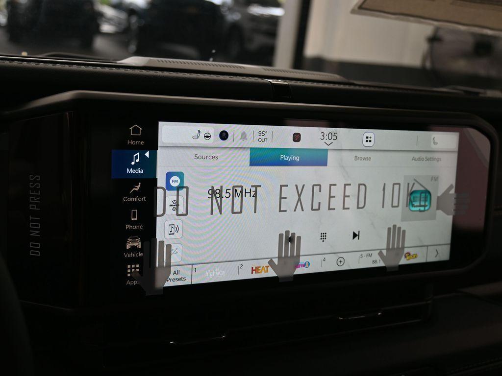 new 2024 Jeep Gladiator car, priced at $44,058
