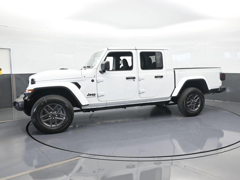 new 2025 Jeep Gladiator car