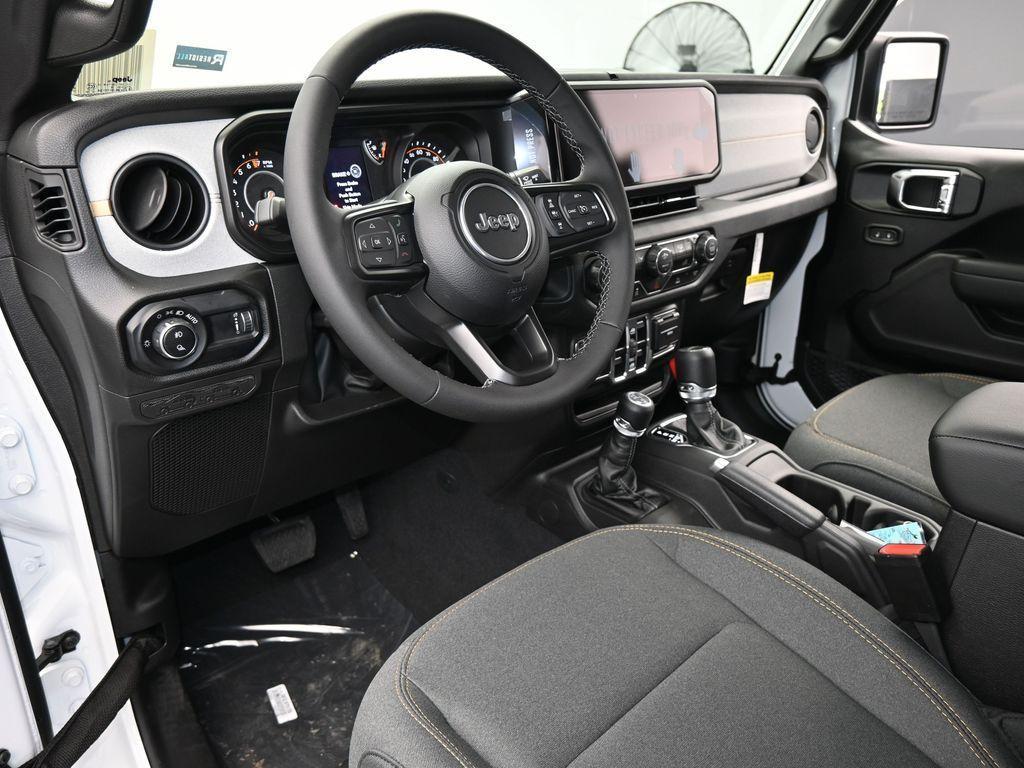 new 2025 Jeep Gladiator car