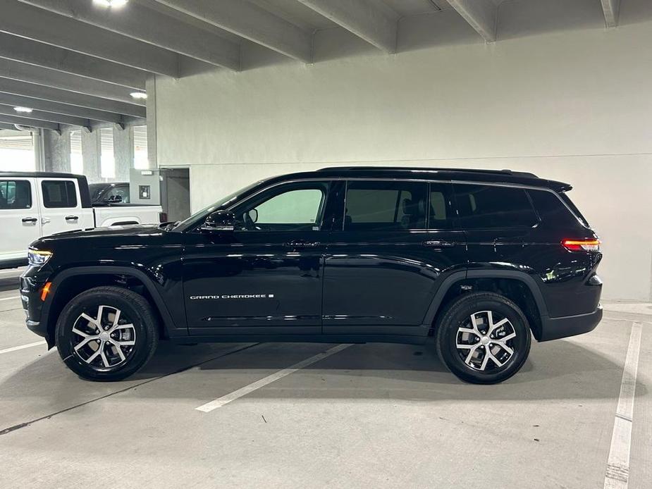 new 2024 Jeep Grand Cherokee L car, priced at $40,735