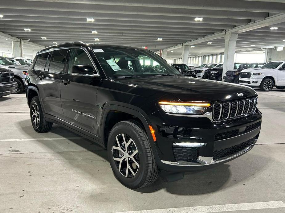 new 2024 Jeep Grand Cherokee L car, priced at $40,735