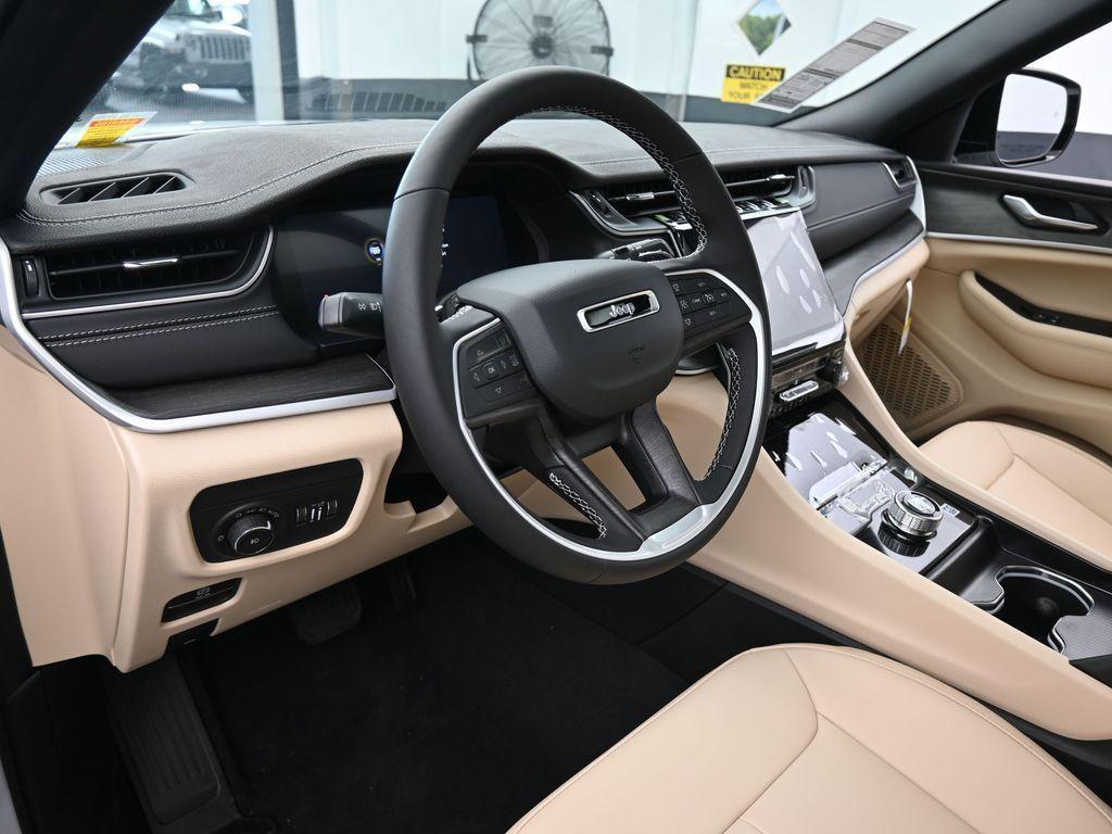 new 2025 Jeep Grand Cherokee car