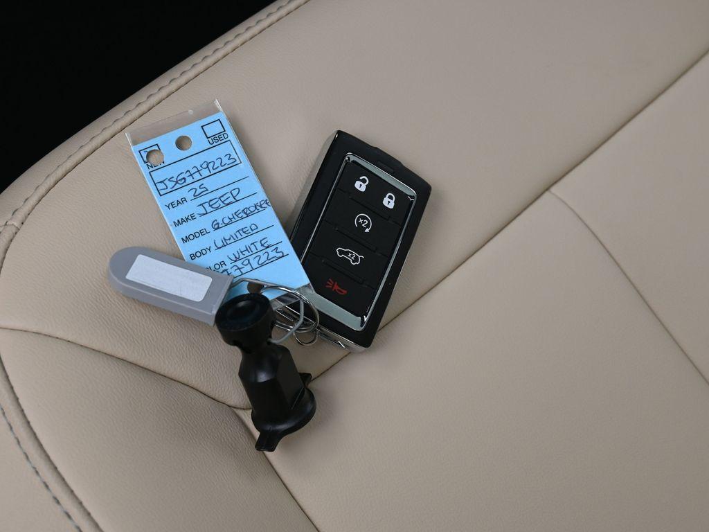 new 2025 Jeep Grand Cherokee car