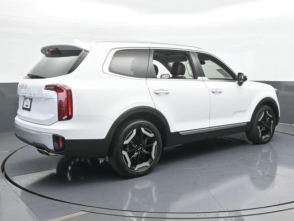 used 2023 Kia Telluride car, priced at $31,698