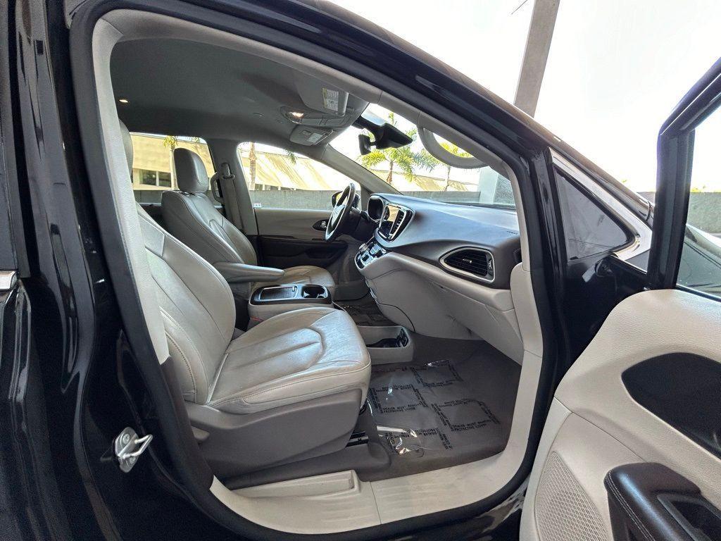 used 2021 Chrysler Pacifica car, priced at $17,996