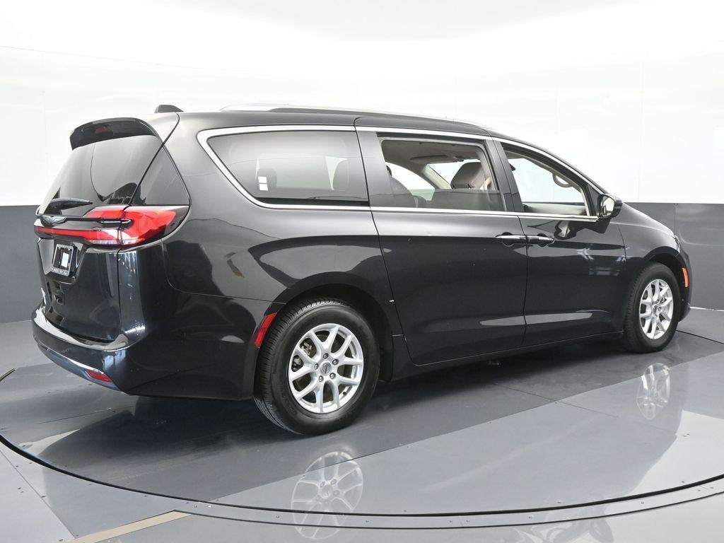 used 2021 Chrysler Pacifica car, priced at $17,450