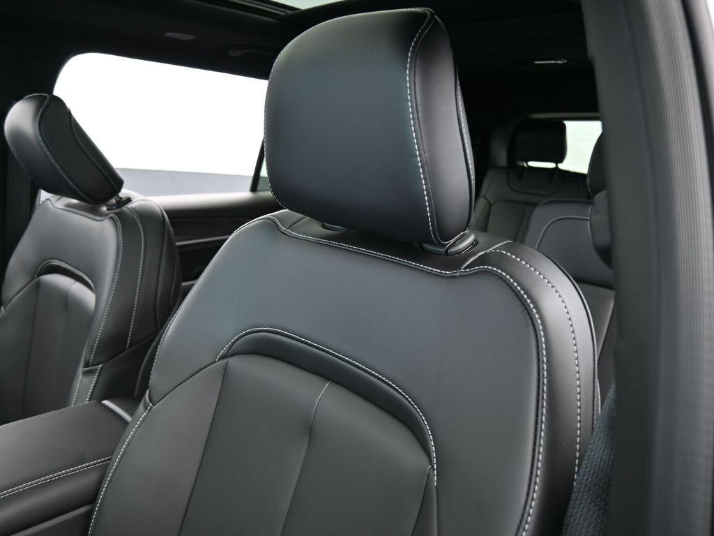 new 2025 Jeep Grand Cherokee L car