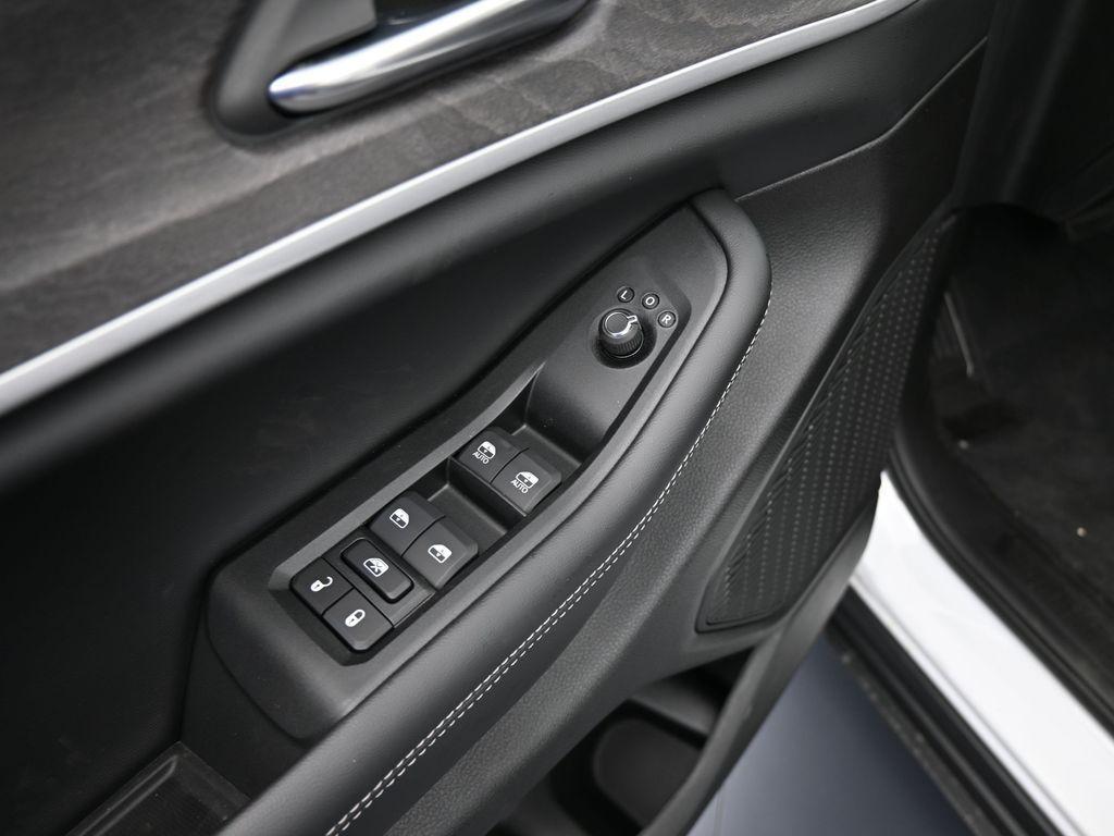 new 2025 Jeep Grand Cherokee L car