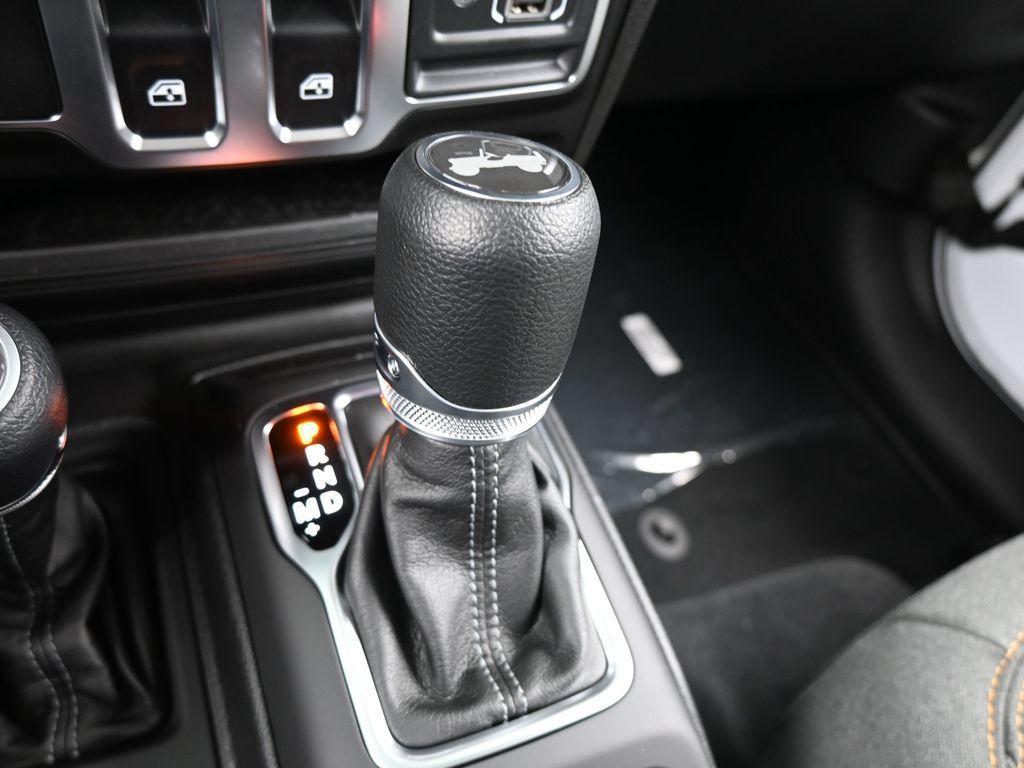 new 2025 Jeep Wrangler car