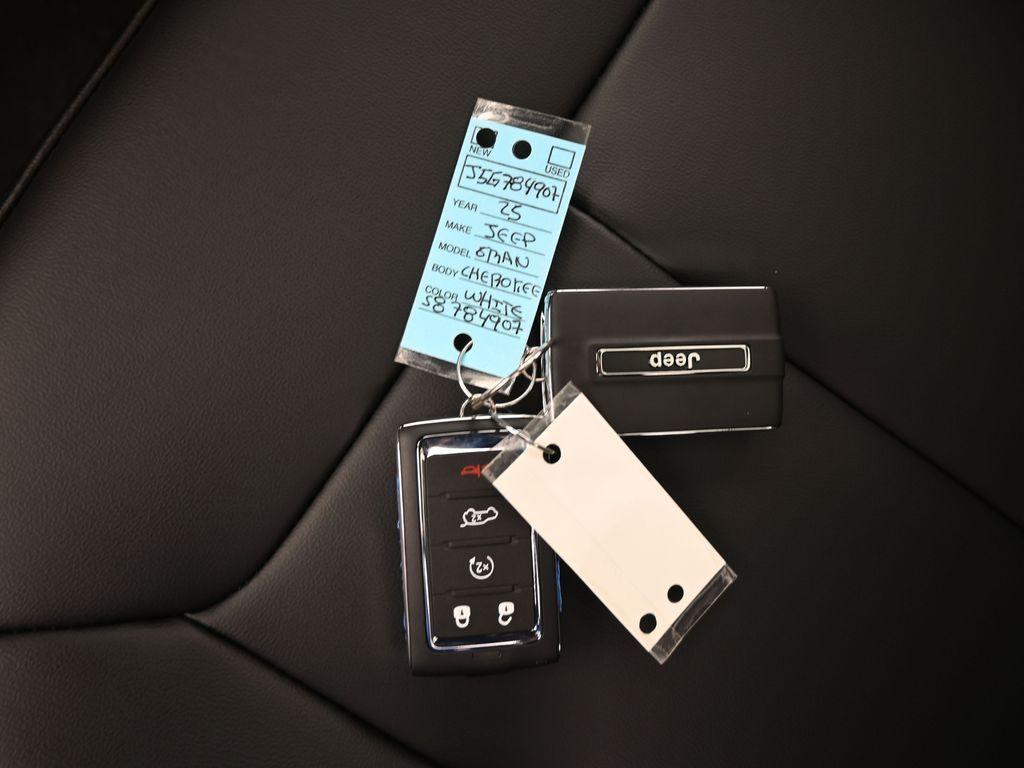 new 2025 Jeep Grand Cherokee L car