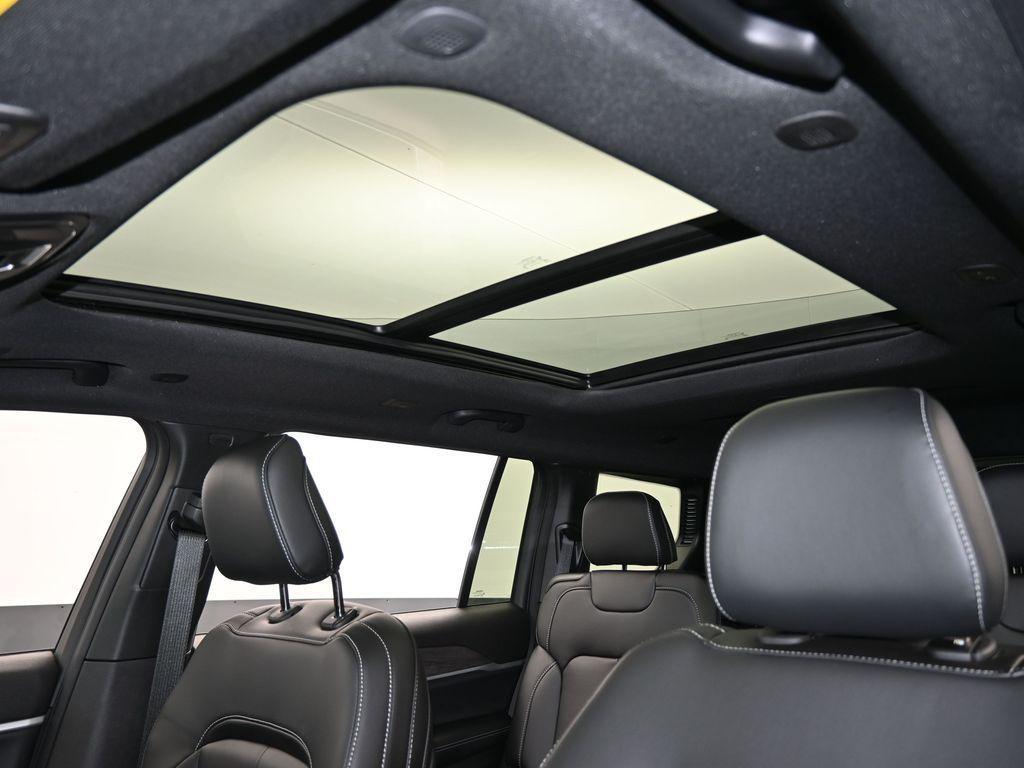 new 2025 Jeep Grand Cherokee L car