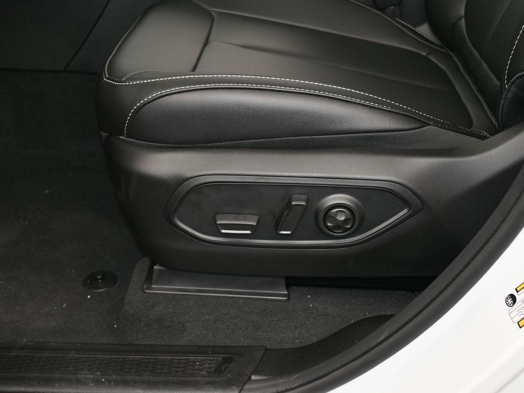 new 2025 Jeep Grand Cherokee L car