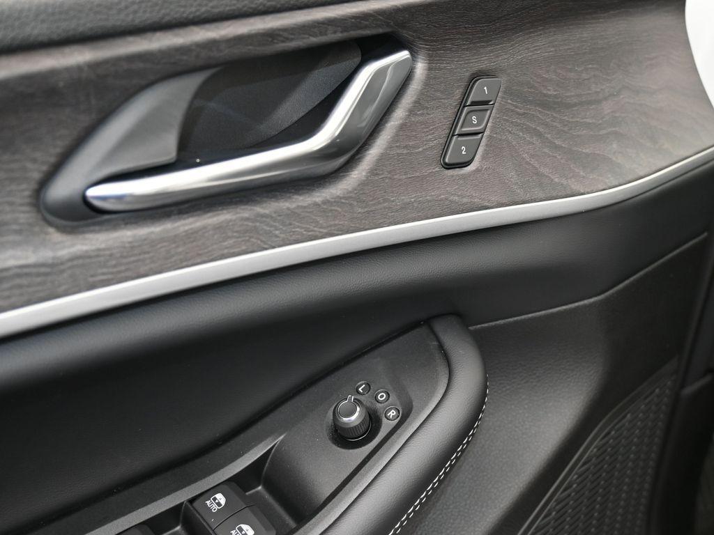 new 2025 Jeep Grand Cherokee L car