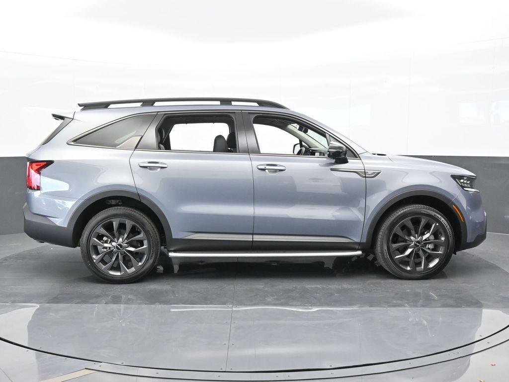 used 2023 Kia Sorento car, priced at $37,084