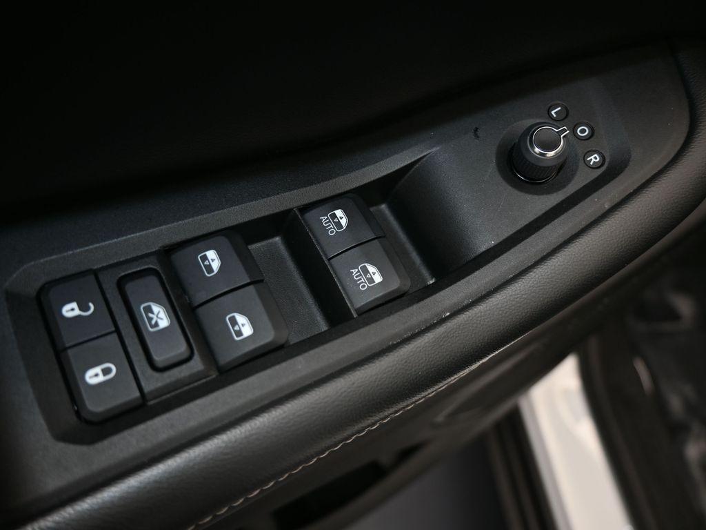 used 2021 Jeep Grand Cherokee L car, priced at $30,995