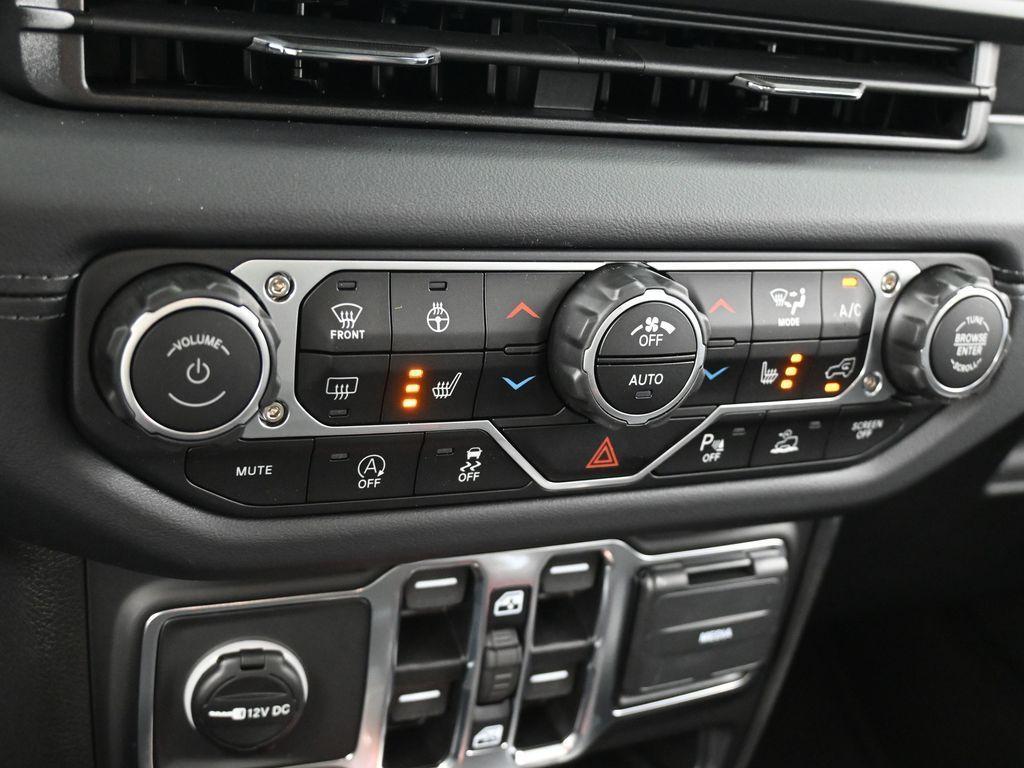 new 2025 Jeep Wrangler car