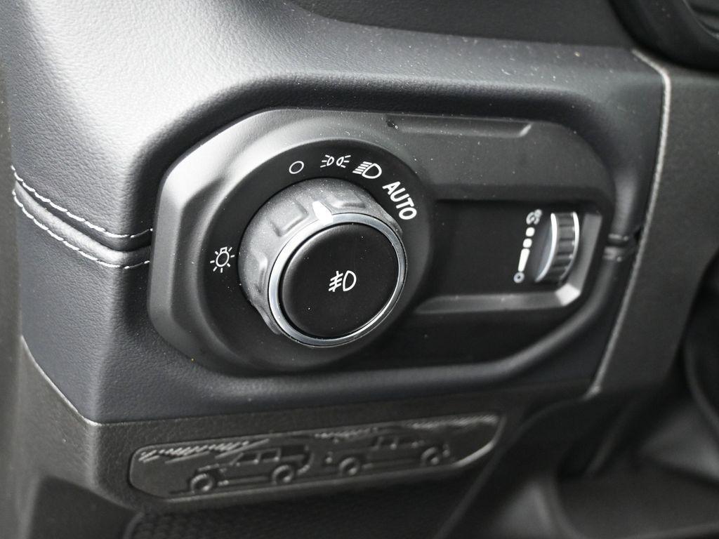 new 2025 Jeep Wrangler car