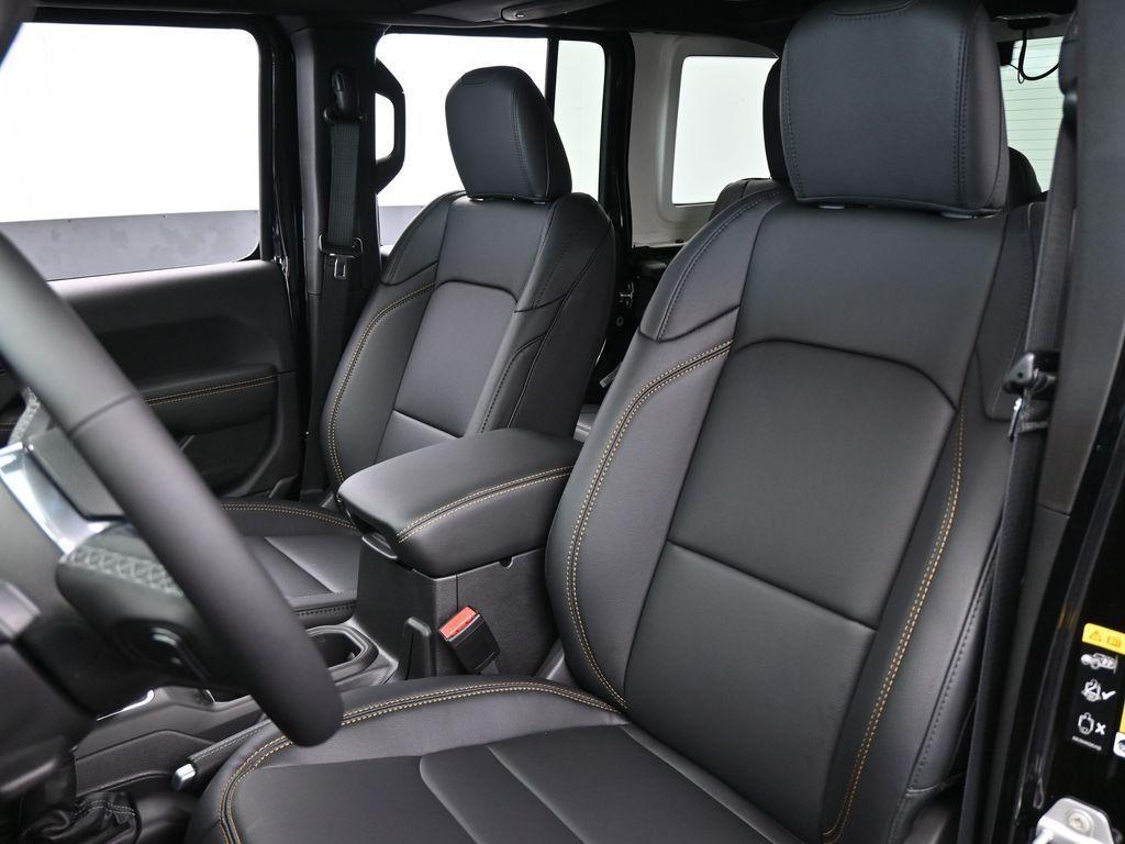 new 2025 Jeep Wrangler car